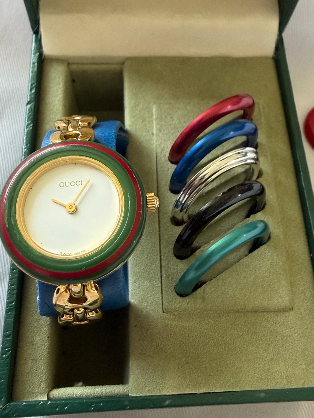 🔥🔥Vintage Gucci Women's 11/12 Gold-Tone Watch INCLUDES 11 Interchangeable Bezels